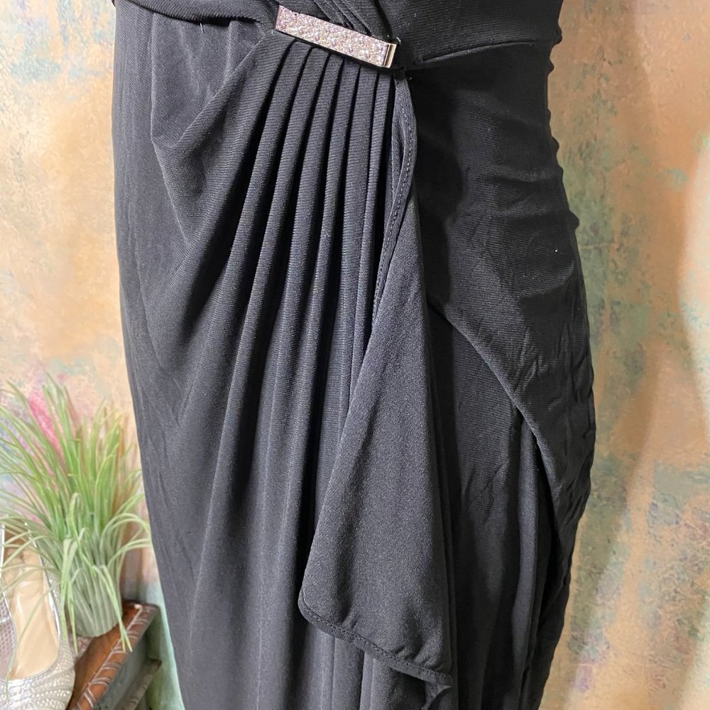 📌 Emma & Michelle Elegant Black Evening Dress - Picture 5 of 15
